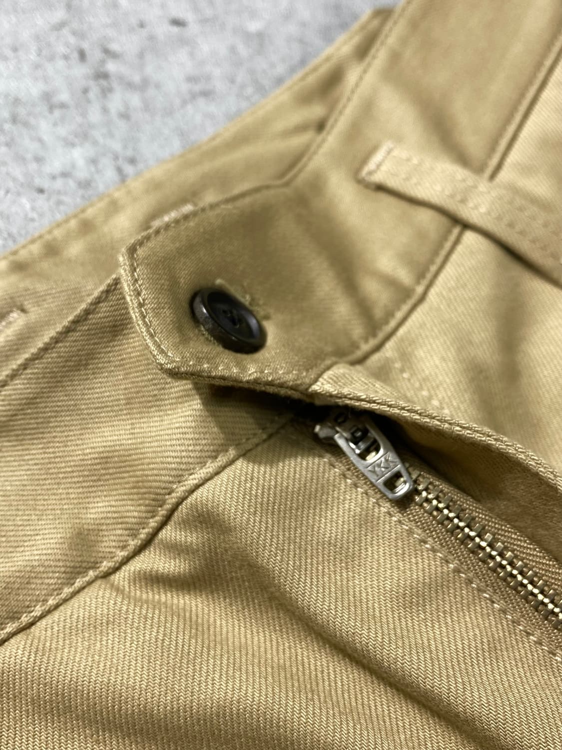 [S] COOR 쿠어 미니멀 베이지 원턱 와이드 팬츠 상품이미지3