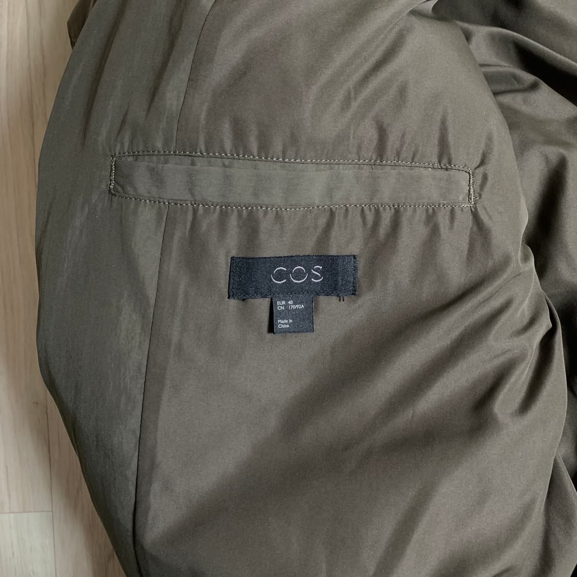 COS 덕다운 숏패딩 숏푸퍼 브라운 40 상품이미지8