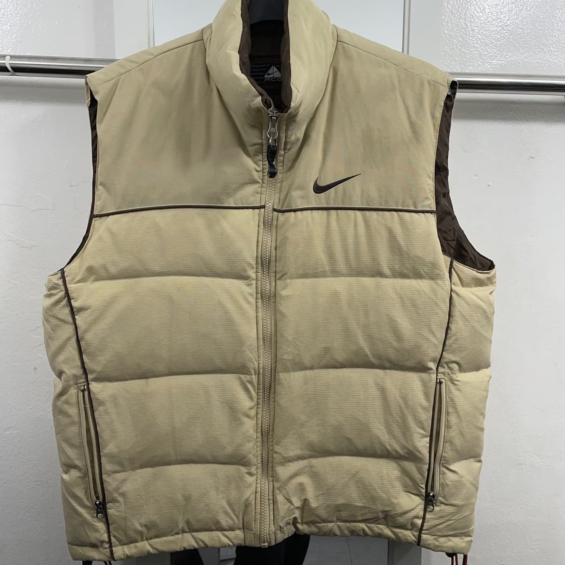 나이키 ACG 구스다운 조끼패딩 M 상품이미지1