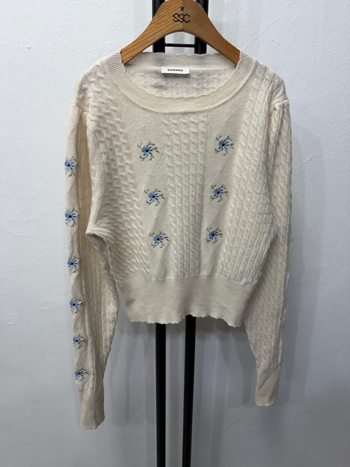 정품) 산드로 신형 플라워 자수 니트 2 상품이미지1