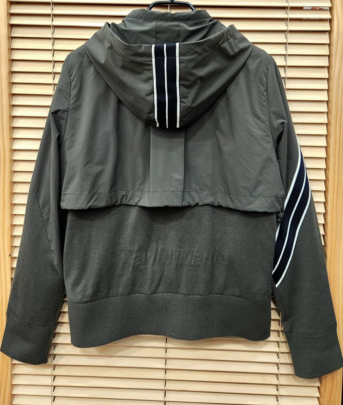 (새상품)테일러메이드 여성골프 방풍점퍼 후드짚업S 상품이미지3