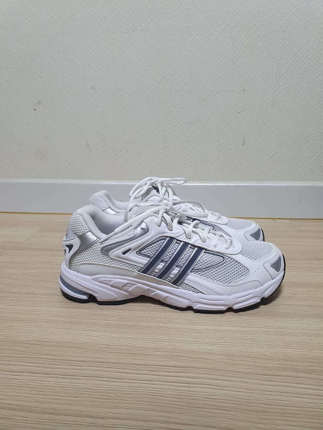 아디다스 리스폰스 CL 운동화 275 상품이미지1