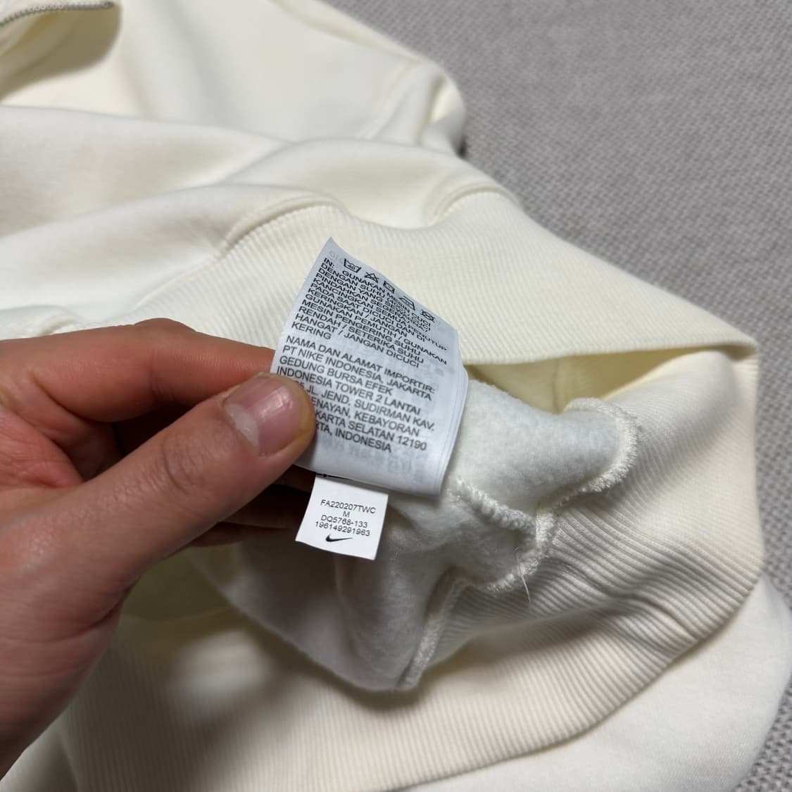 나이키 스우시 크롭 맨투맨 상품이미지4