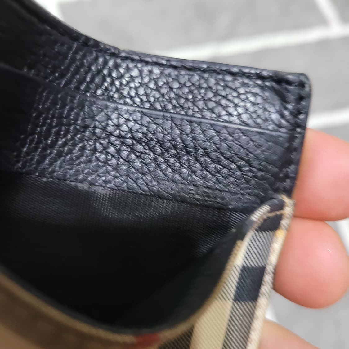 정품 버버리 샌돈 빈티지 체크 레더 카드지갑 상품이미지6