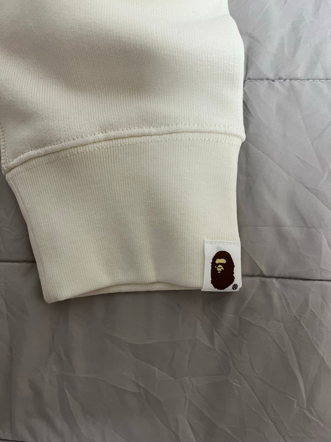 [새상품] 베이프 원포인트 맨투맨 상품이미지3