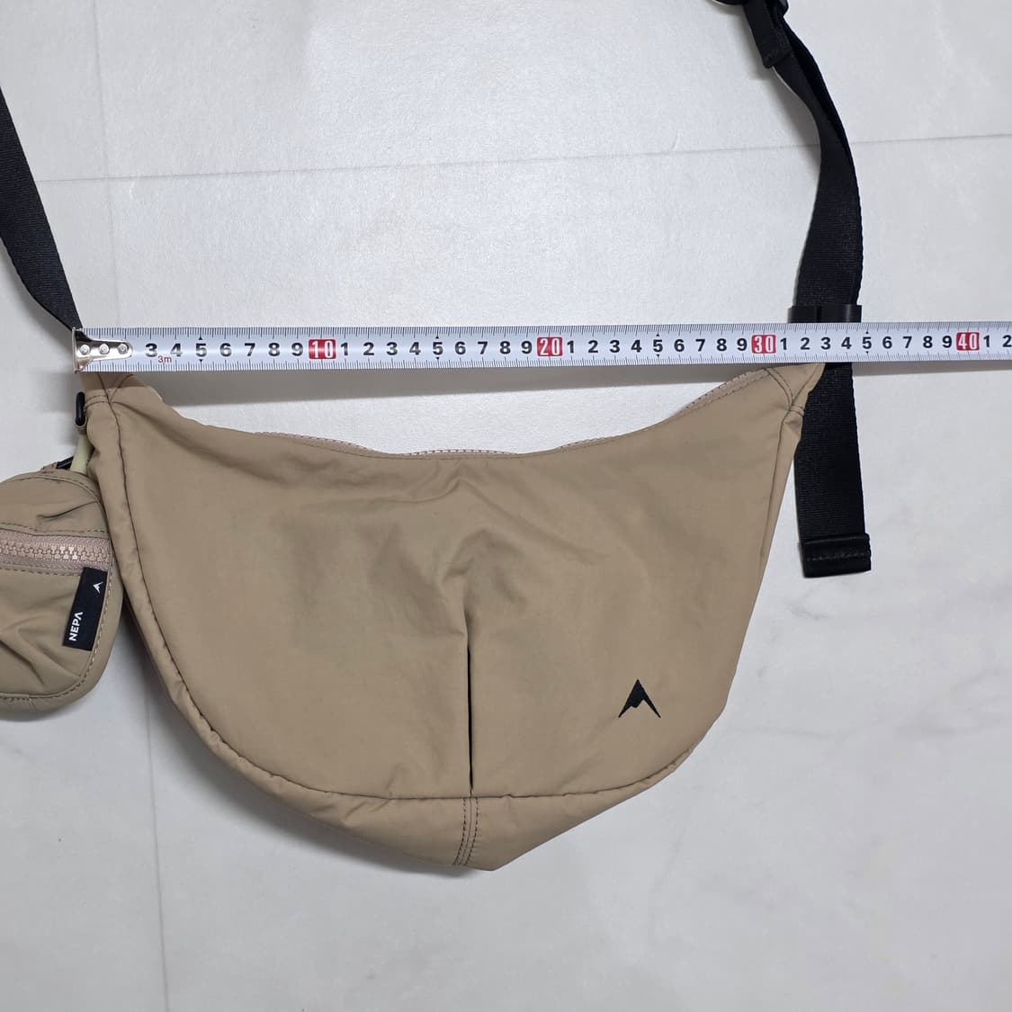 네파 신형 크로스백 반달백 베이지 상품이미지6