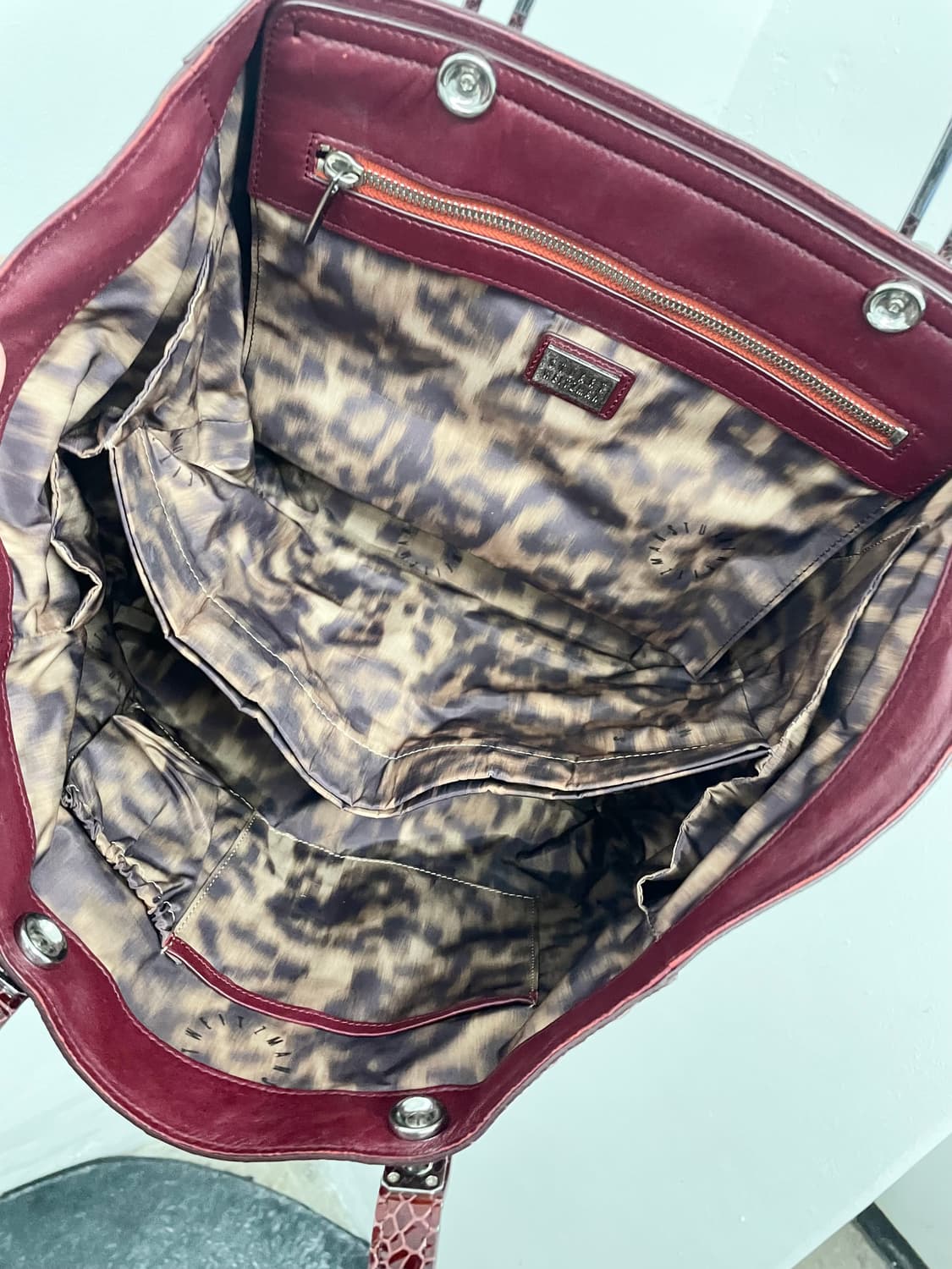 스튜어트와이츠먼 레드 파에톤 숄더백  상품이미지9