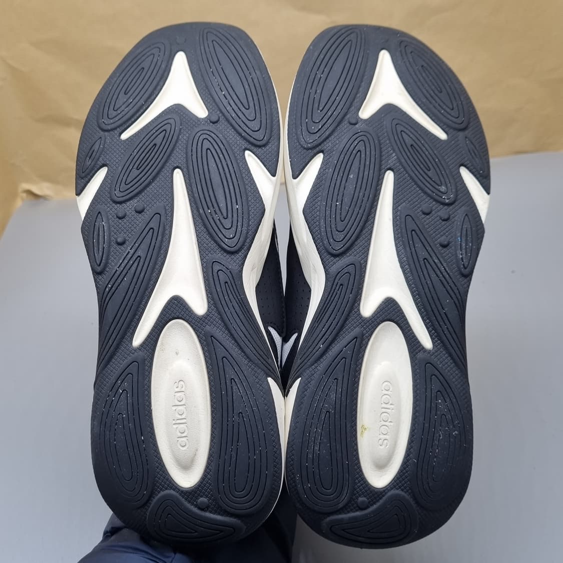 아디다스 오즈위브 운동화245  상품이미지3