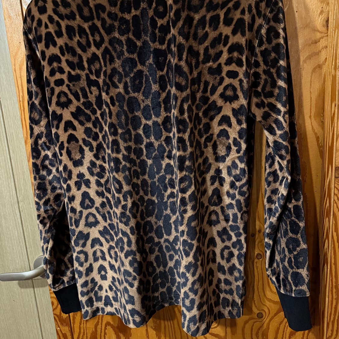 톰포드 24 S/S 레오파드 헨리넥 셔츠 새상품 판매 합니다. 상품이미지7