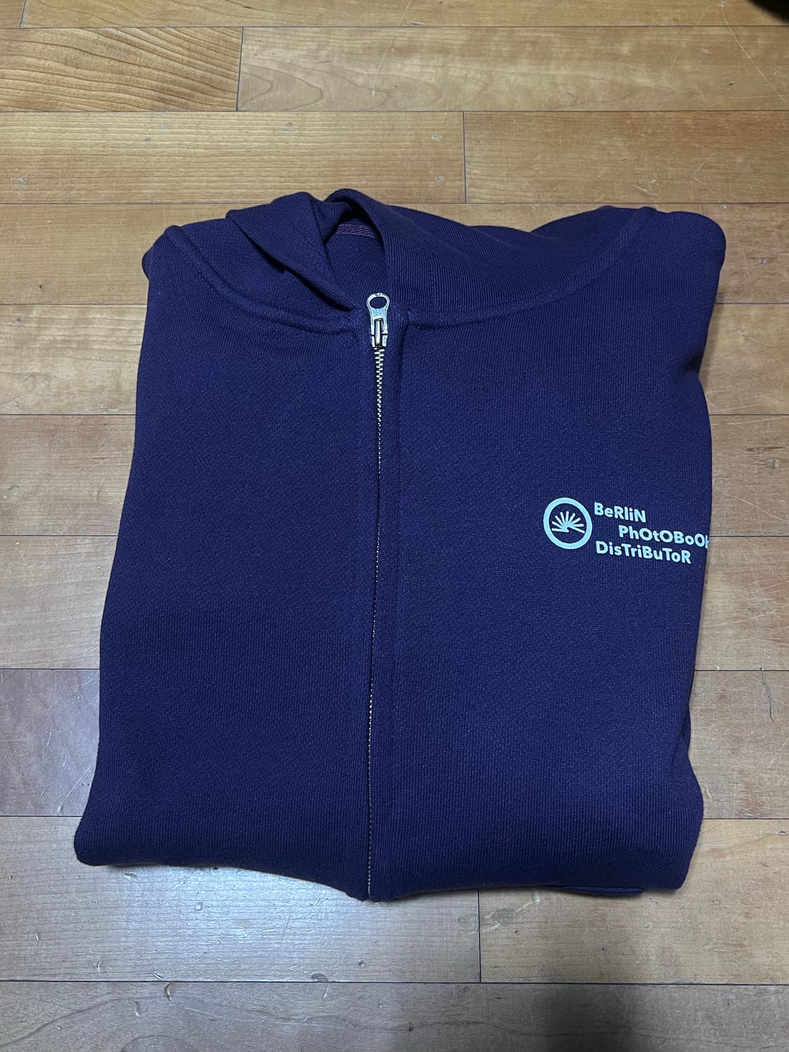 베를린포토북디스트리뷰션 후드집업 퍼플 L 상품이미지4