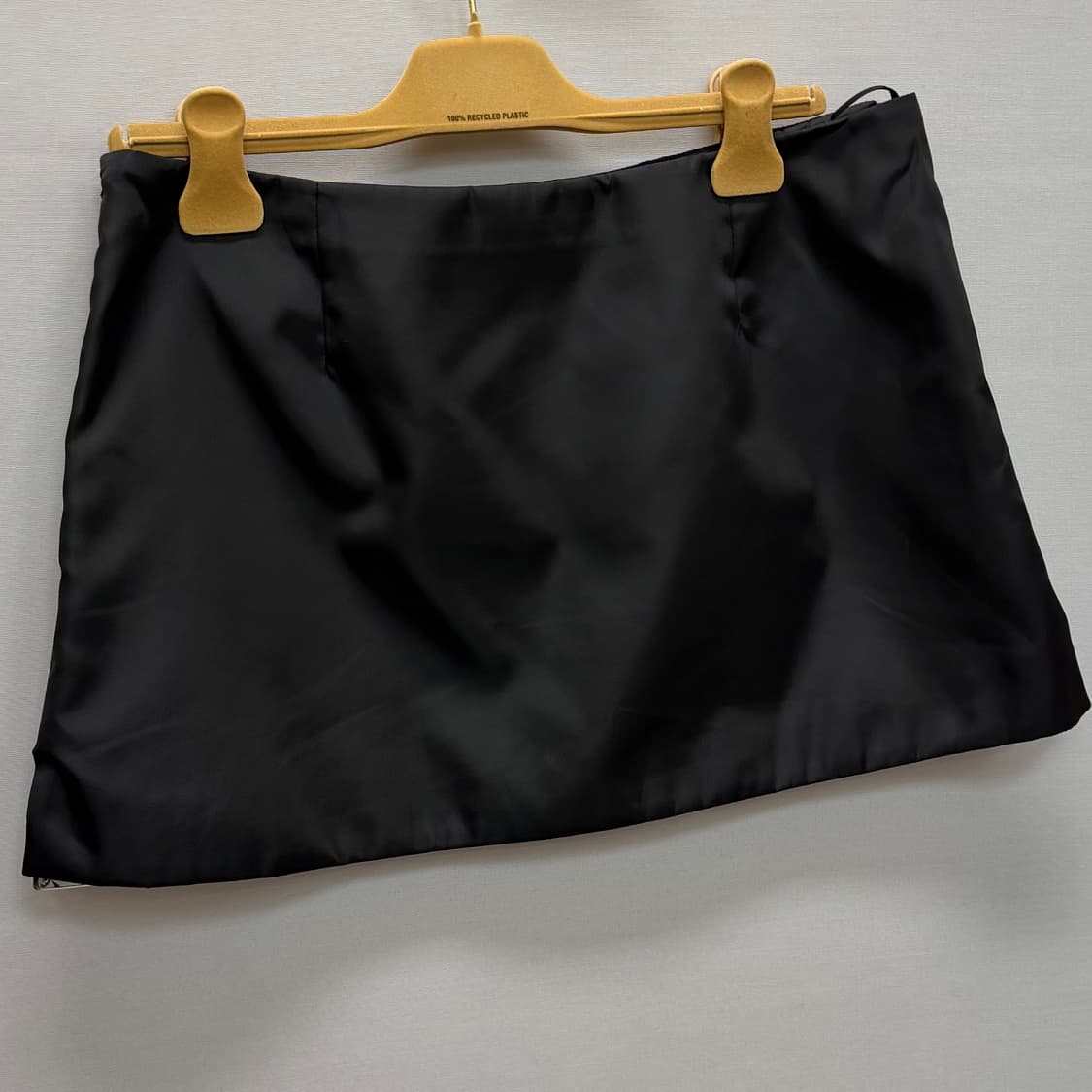 프라다 삼각로고 사이드헴 나일론 미니스커트 ( 30 ) 상품이미지6