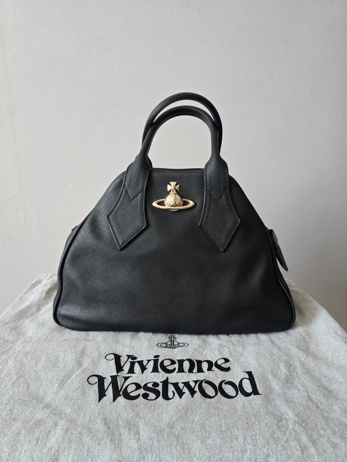 Vivienne Westwood 야스민 미디움 ORB 로고 블랙 상품이미지1