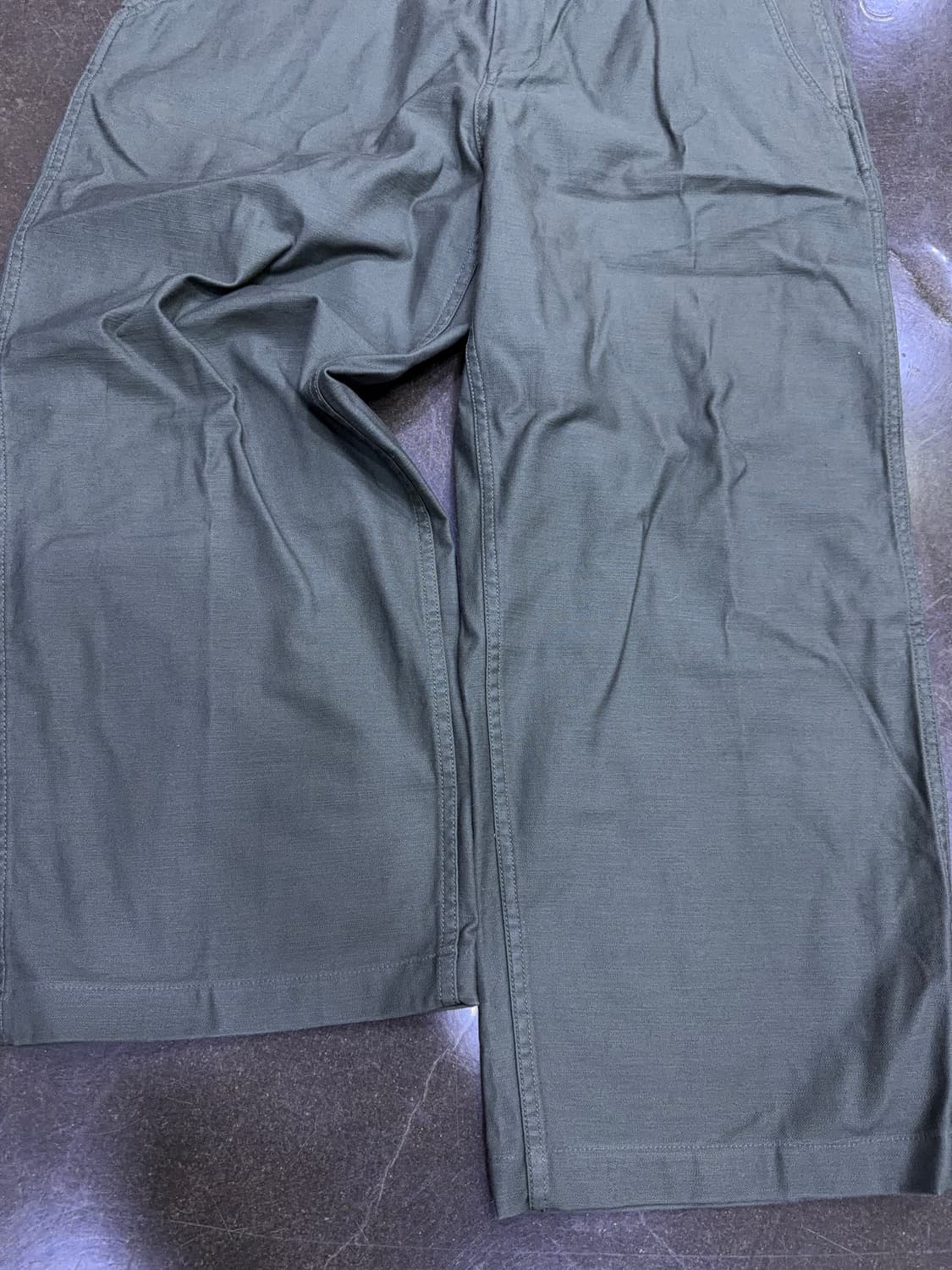 무신사스탠다드 백사틴 오피서 와이드 팬츠 올리브 36 상품이미지5