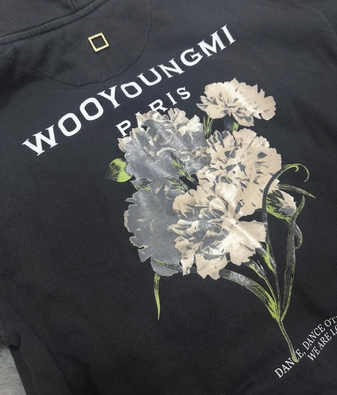 우영미 플라워 백로고 후드티 상품이미지3