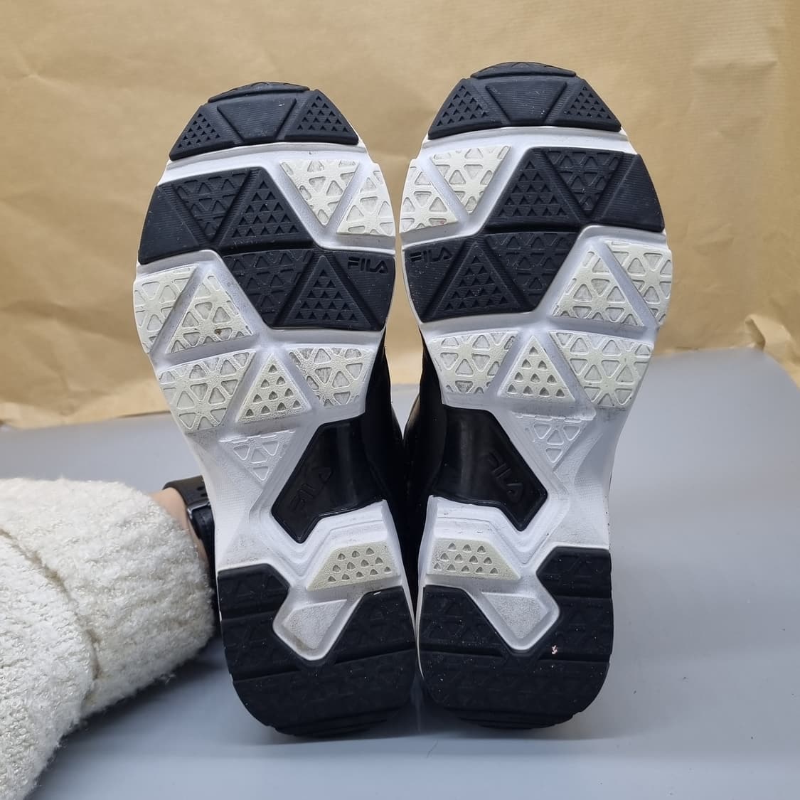 휠라 버뮤다2.0 여성운동화230  상품이미지3