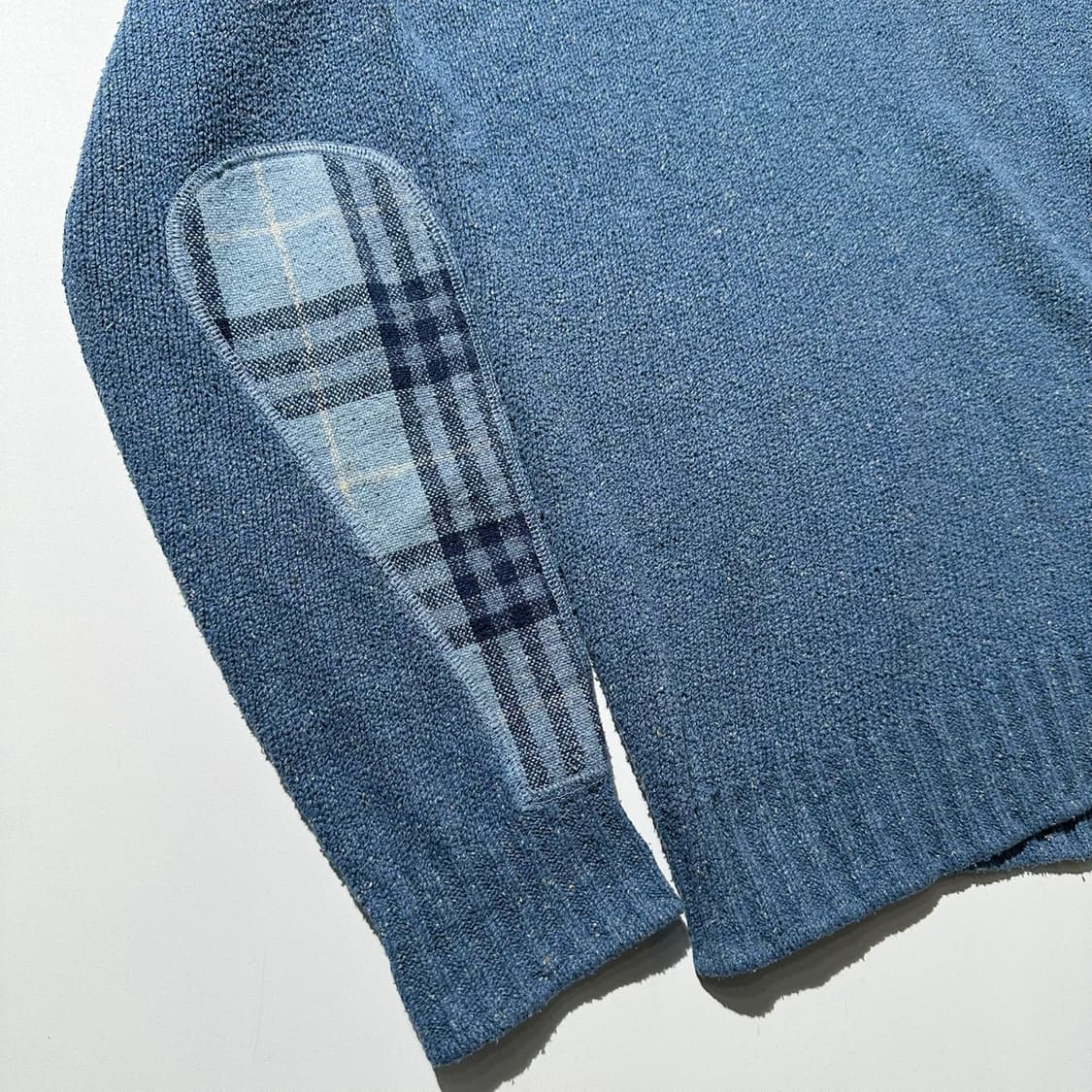 버버리 실크 린넨 체크 엘보패치 라운드 니트 상품이미지5