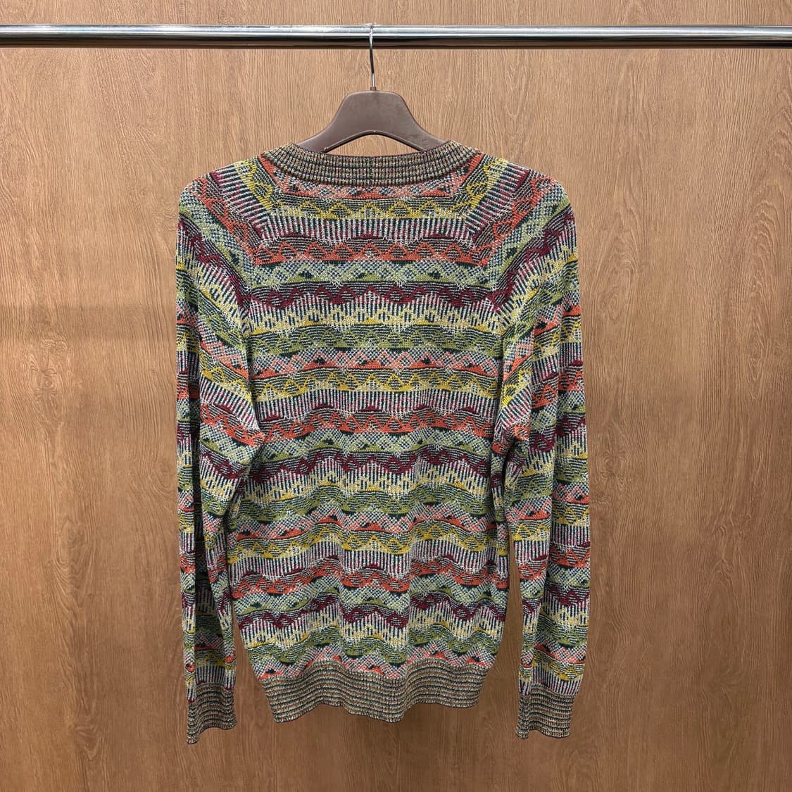 미쏘니 라운드넥 긴팔 니트 멀티 스트라이프 삼각형 패턴 디테일 레인보우 상품이미지3