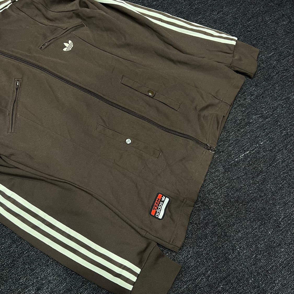 아디다스 초코브라운 견장 디테일 유니크 대장 져지 상품이미지4