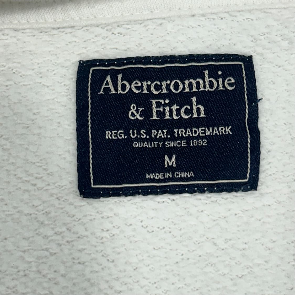 Abercrombie 아베크롬비 스몰레터링 로고 화이트 후드집업 상품이미지5