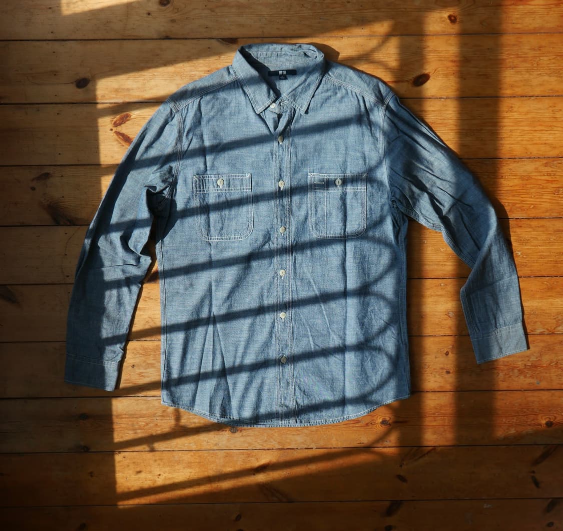 유니클로 샴브레이 셔츠 상품이미지1