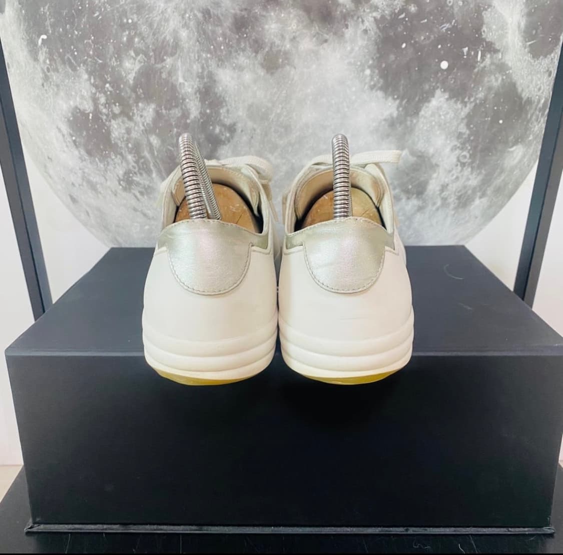 36 정품) 샤넬 러버 실버 레더 스니커즈 235 상품이미지3