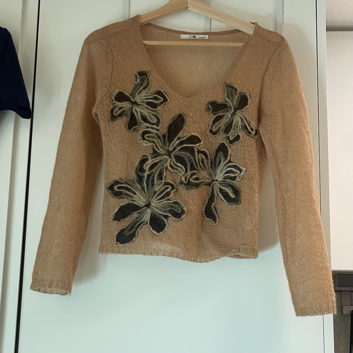 베이지 플라워 니트 상품이미지1