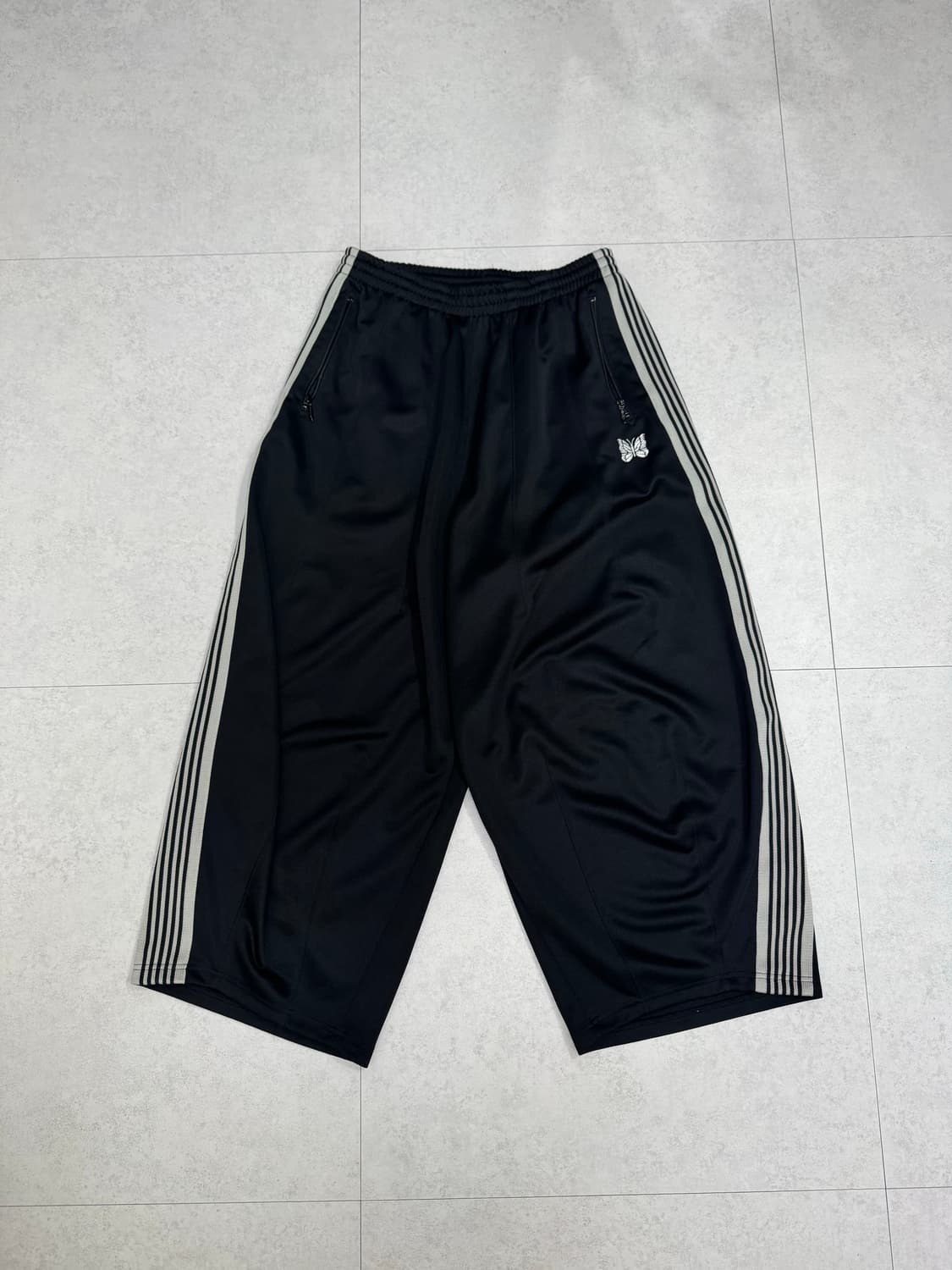 니들스 x LHP HD 트랙팬츠 폴리 스무스 블랙 화이트 상품이미지3