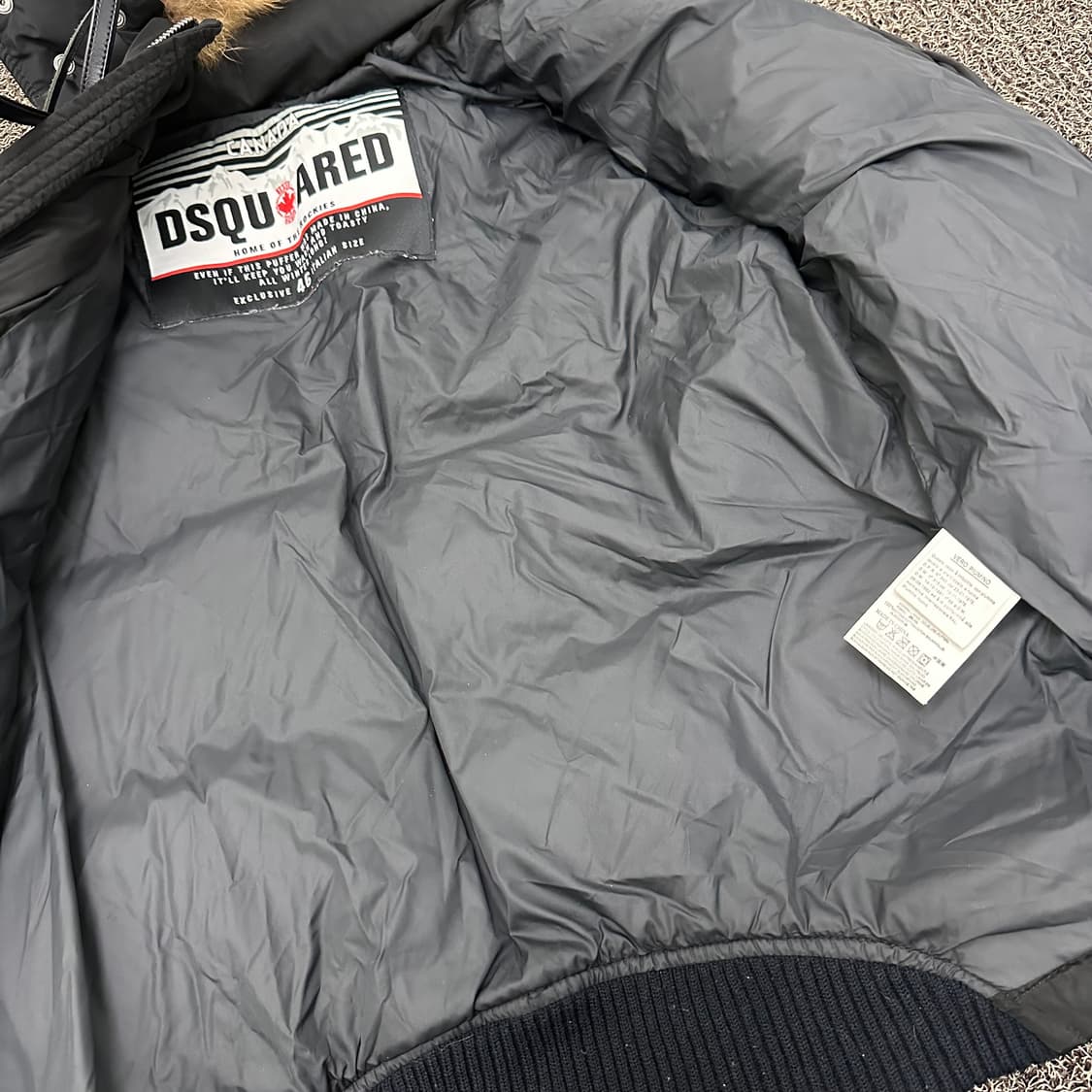 디스퀘어드 라쿤 털 숏 패딩 블랙 46사이즈 상품이미지9