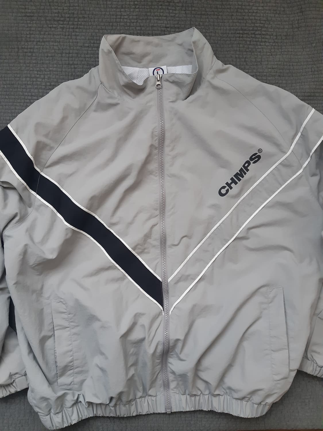 (안병웅 착용) 그레이 바람막이 자켓 상품이미지3