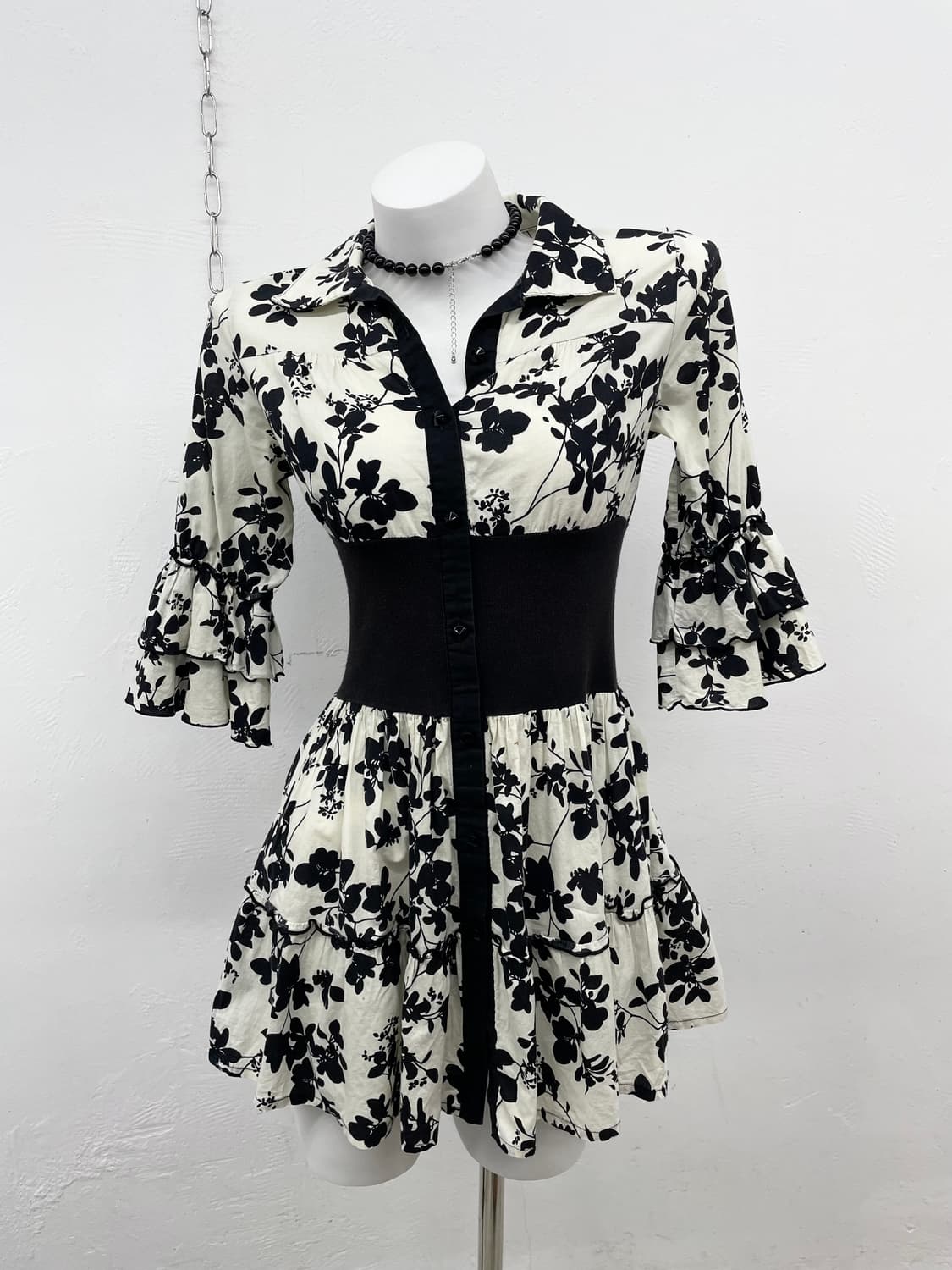 오리엔탈 플로럴 셔링 원피스 상품이미지1