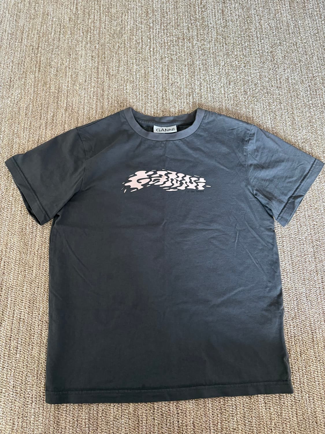 가니 핑크 로고 퓨처 반팔 티셔츠 회색 상품이미지5