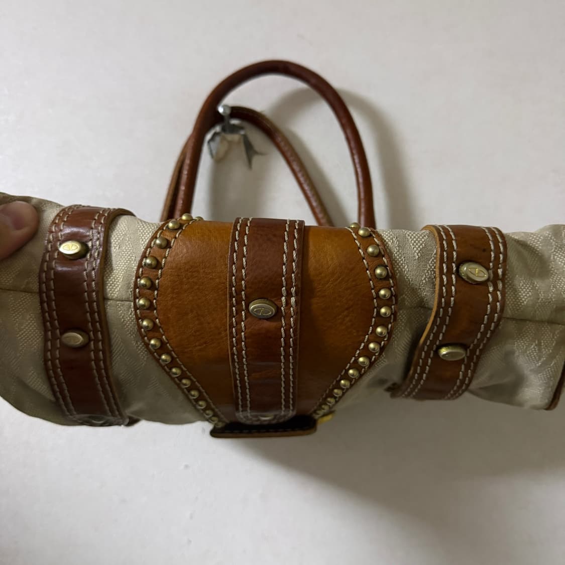 빈티지 발렌티노 V 로고 디테일 미니 토트백 상품이미지8