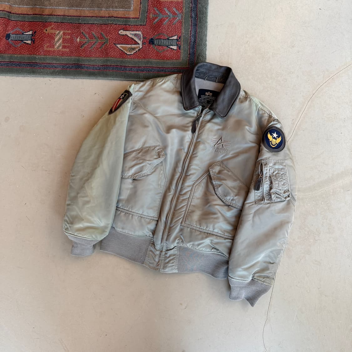 알파 인더스트리 cwu-45 플라이트 자켓 상품이미지1