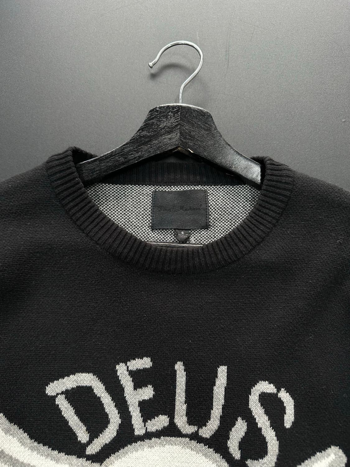 데우스 엑스마키나 스컬윙 빅로고 니트 상품이미지7