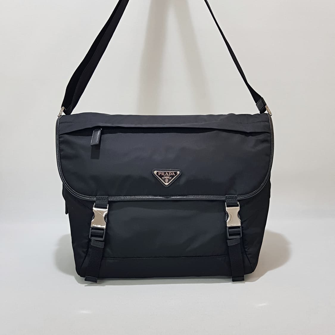 프라다 리나일론 및 사피아노 가죽 숄더백 2VD052 상품이미지2
