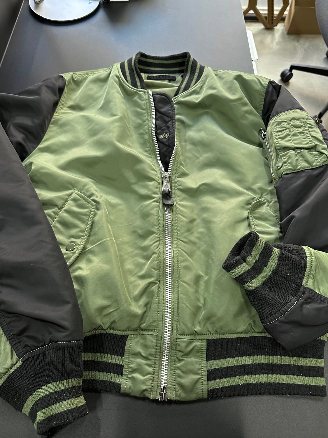 알파인더스트리 리버시블 MA-1 포켓 백자수로고 자켓 상품이미지7