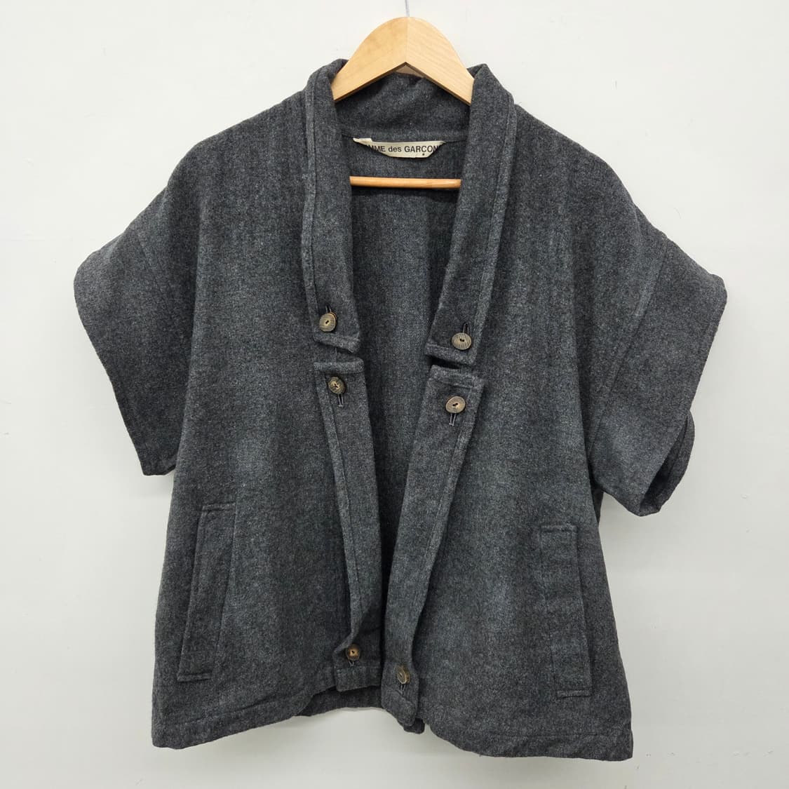 꼼데가르송 차콜 반팔 가디건 여성 S 상품이미지2