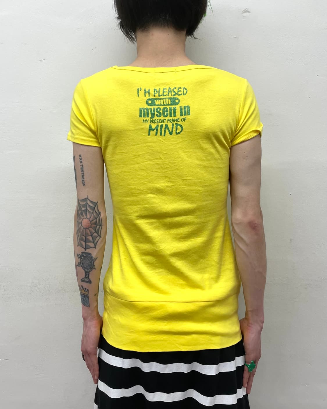 Glossy lettering yellow T-shirt  상품이미지2