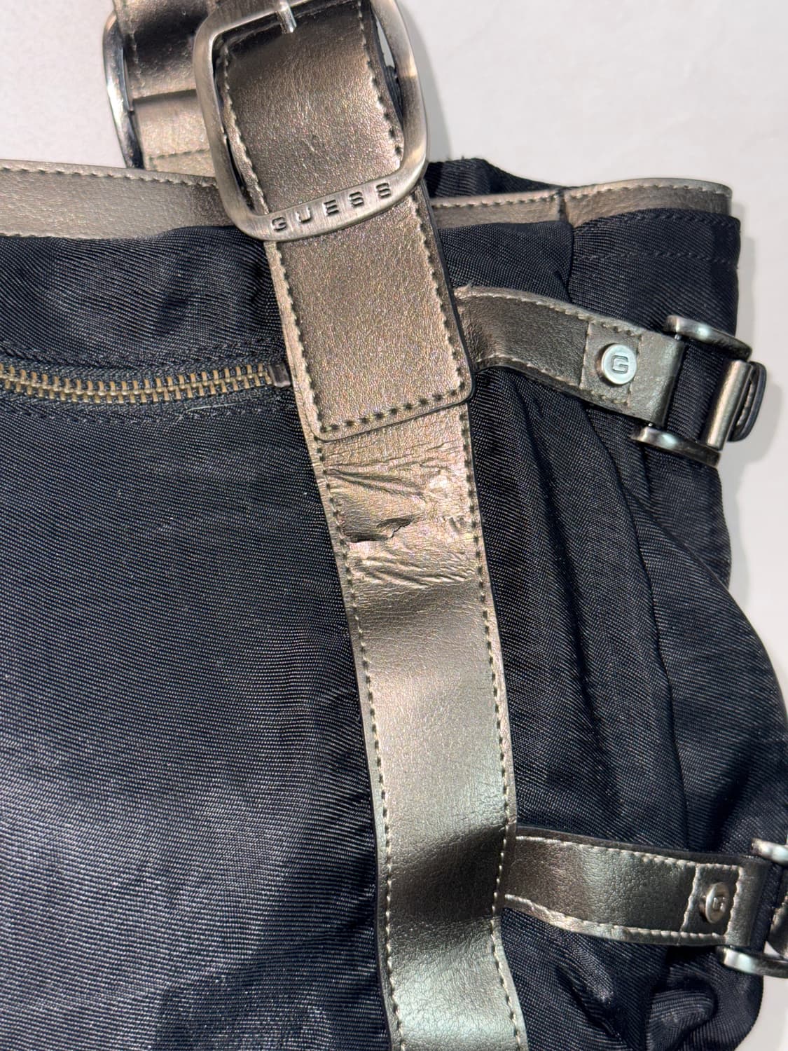 Guess black silver buckled tote bag 상품이미지10