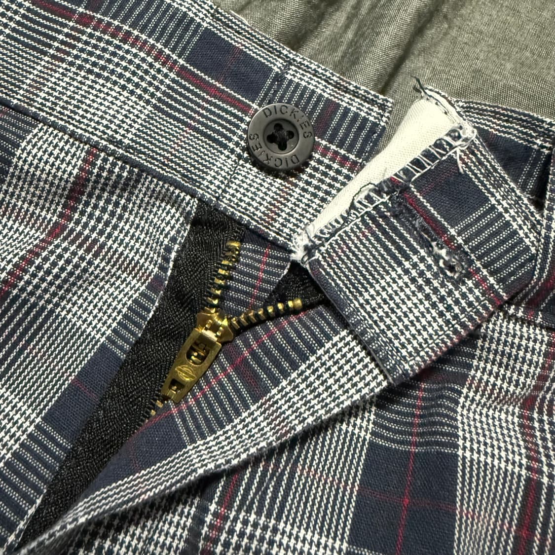13" Multi-Use Pocket Plaid Shorts 상품이미지3