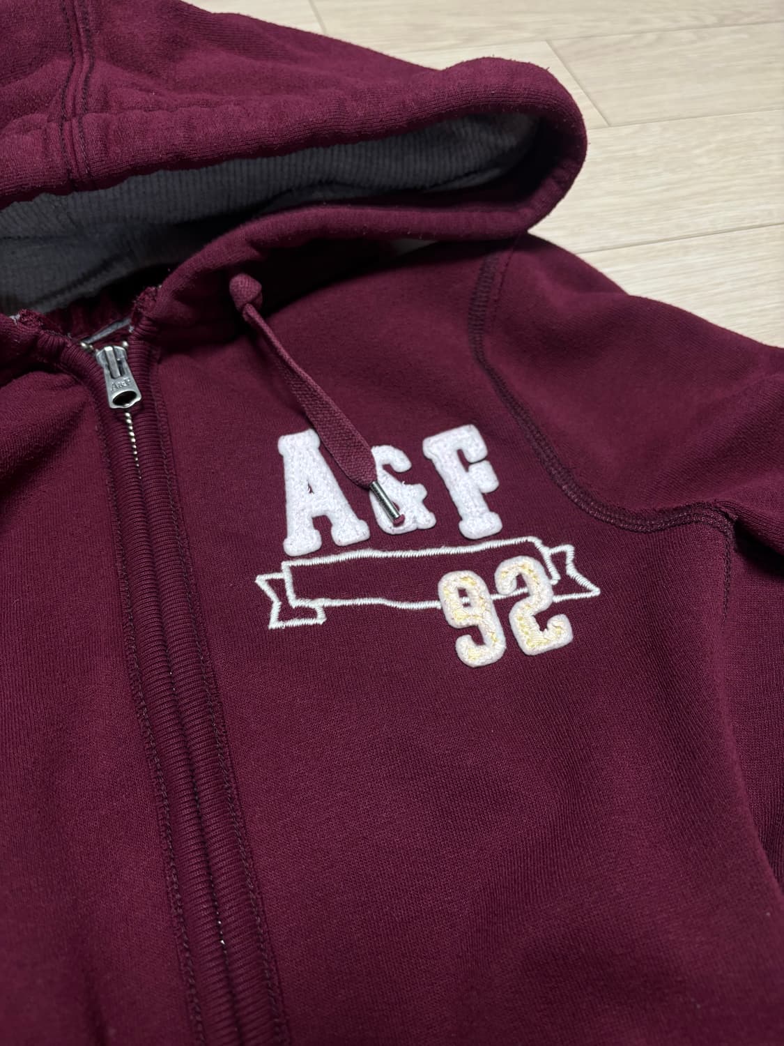 아베크롬비 후드집업 버건디 대대장 딱붙핏 (투웨이) 상품이미지2