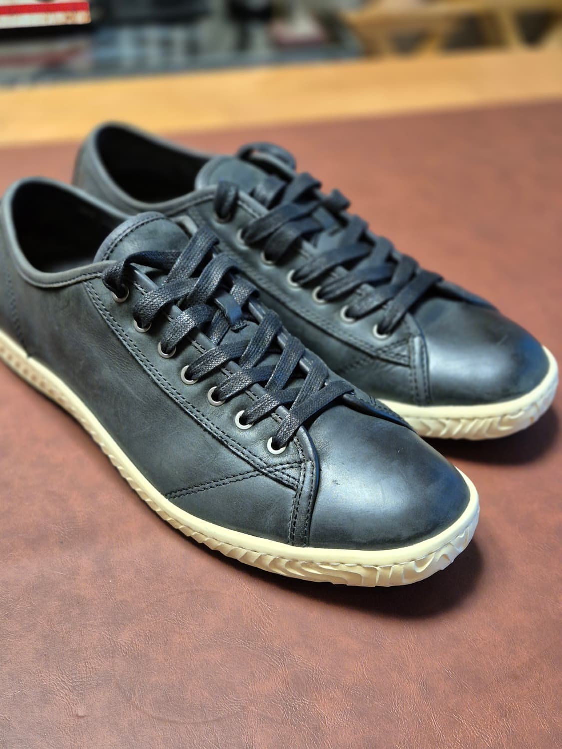 실착용1회 290-295(10,5)존바바토스 스니커즈  상품이미지8