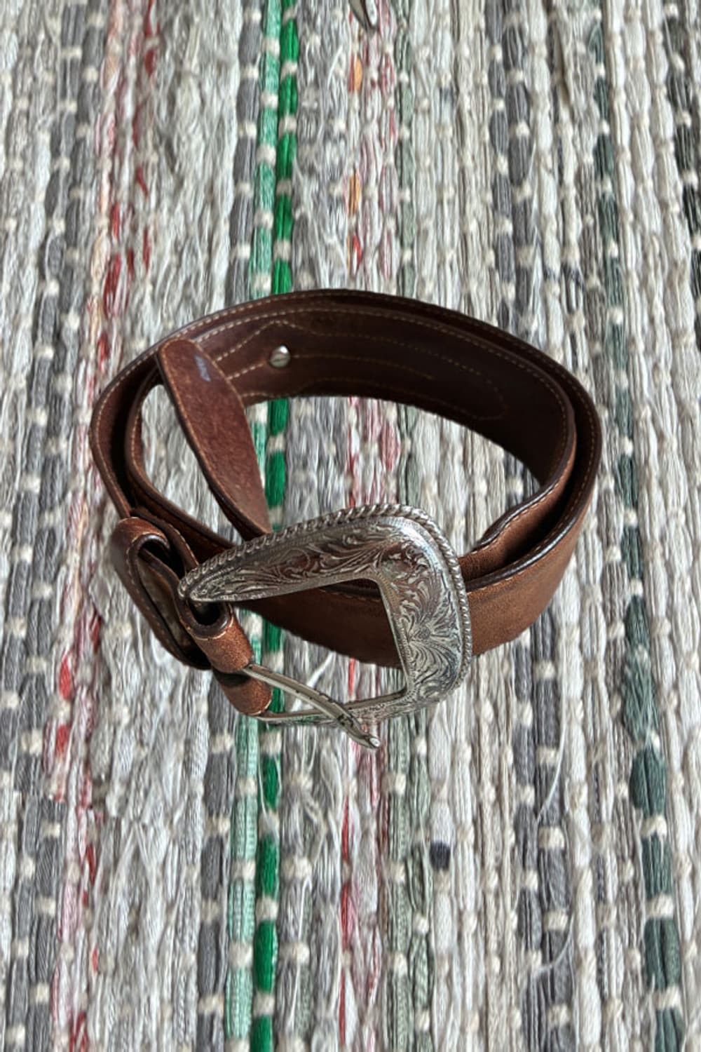 Engraved Buckle Brown Leather Belt 상품이미지1