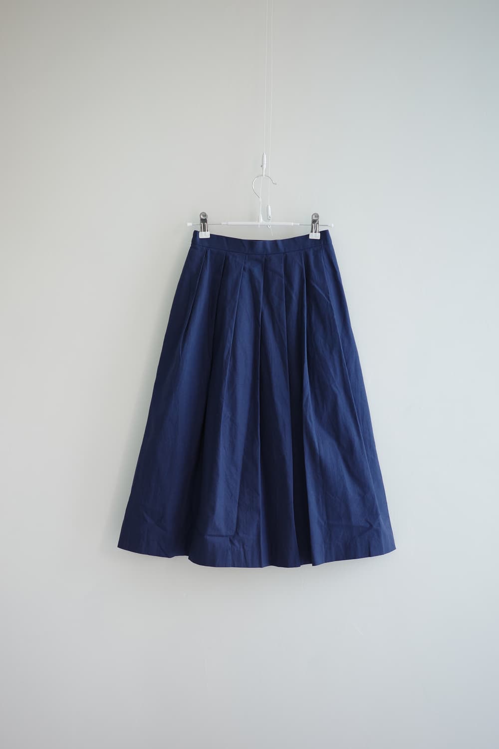 liberty house   • 네이비 핀턱 스커트 상품이미지2
