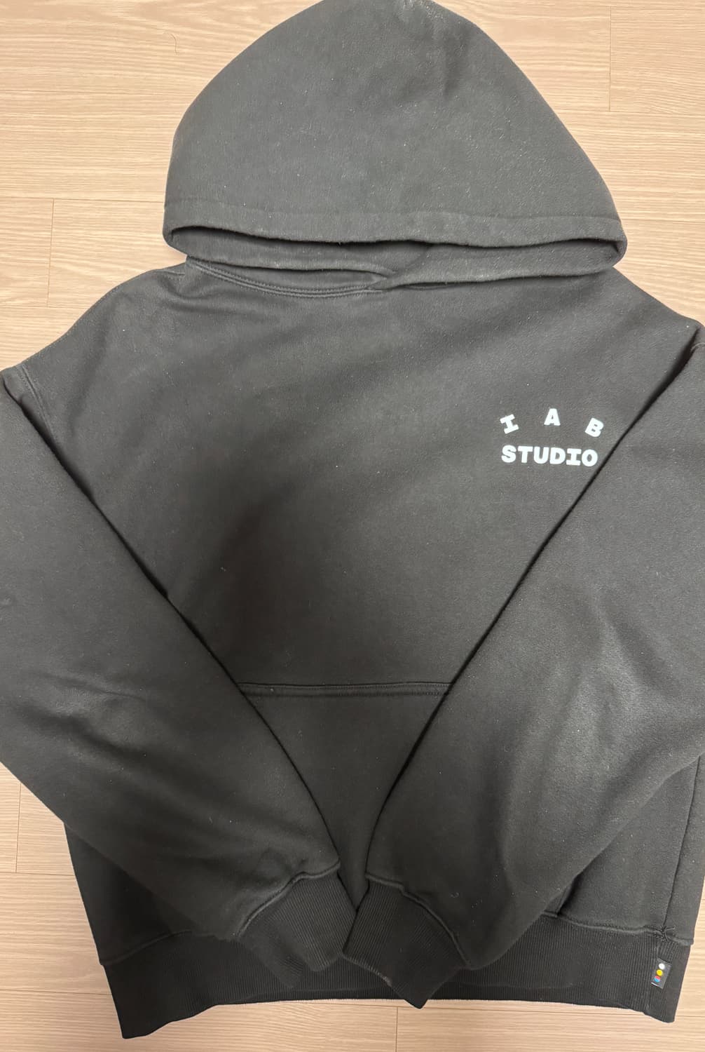 아이앱 스튜디오 후드티 블랙 상품이미지2
