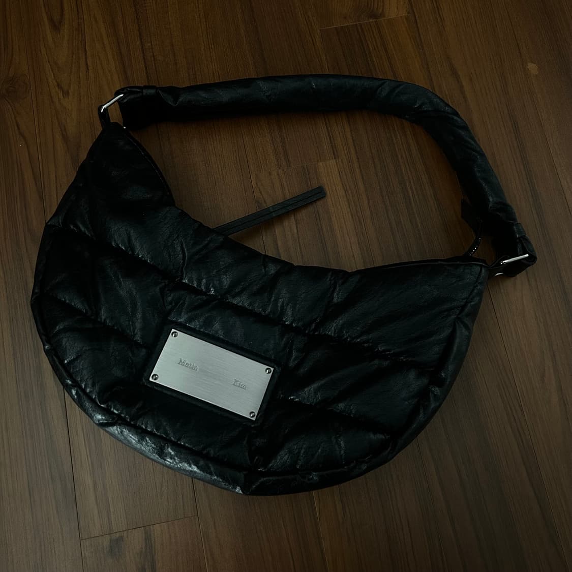 마뗑킴 하프문 패딩백 상품이미지1