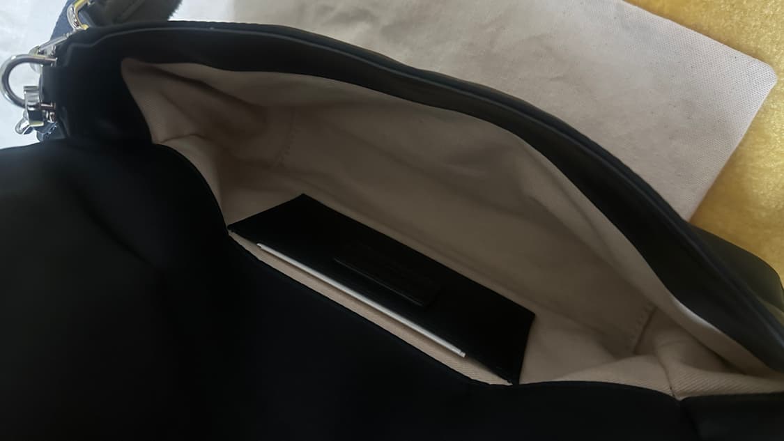 자크뮈스 르 밤비무 푸퍼 나일론 숄더백 블랙 상품이미지2