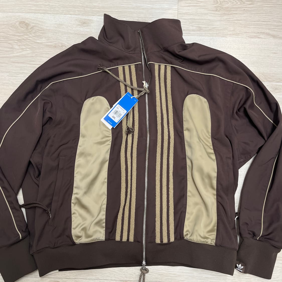 아디다스 X 송포더뮤트우븐 트랙 자켓 브라운 2XL 새상품 상품이미지1