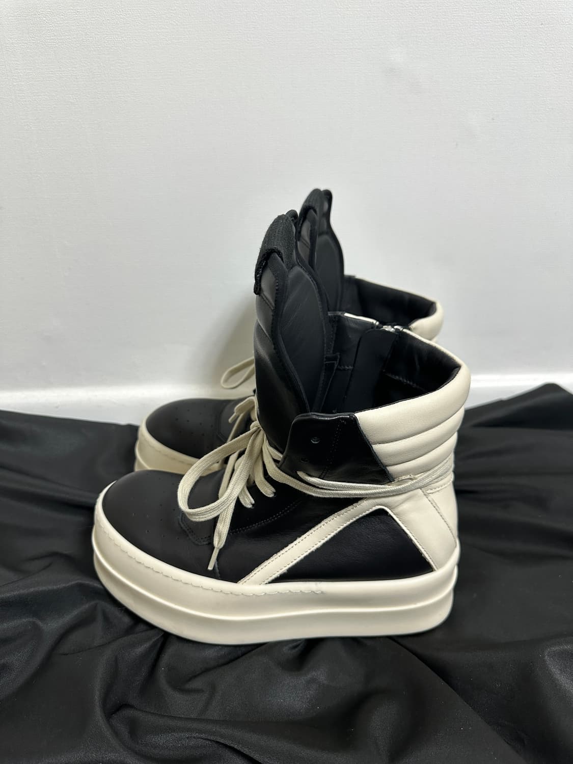 릭오웬스 메가범퍼 지오바스켓 블랙밀크 [37] 상품이미지4