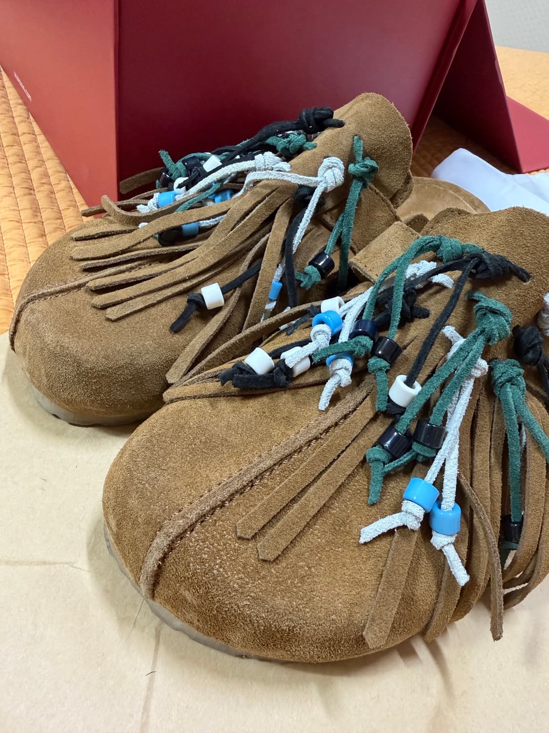 스카로쏘 지오GEO스웨이드 뮬 슬리퍼 브라운 팝니다. 상품이미지1